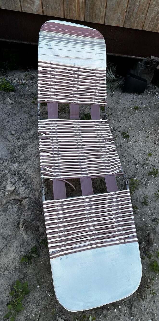 Vintage Aluminum Jelly Tube Tri-Fold Chaise Lounge Chair